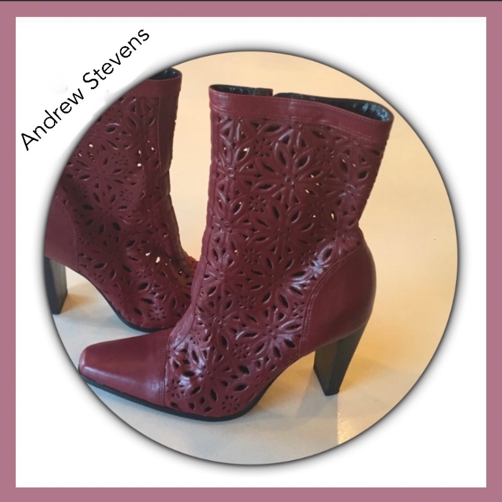 Andrew Stevens Hula floral cutout boots sz 6.5